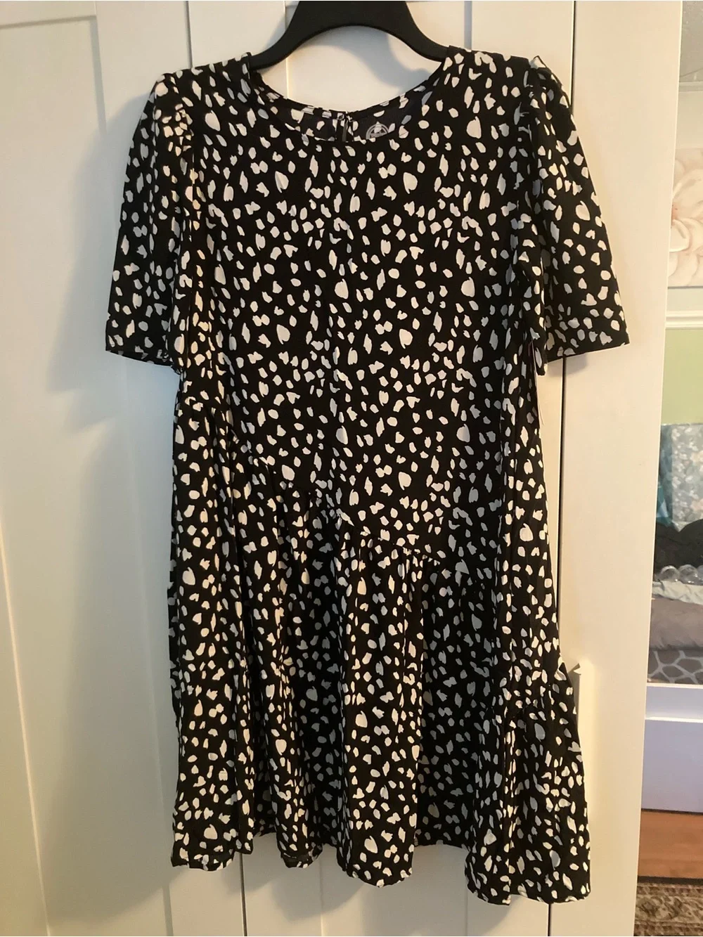 Juniors Black and White Short Sleeve Dress